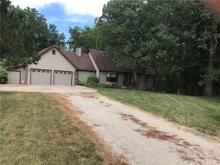 1726 S 52nd Ave E, Newton, IA 50208 - photo 1