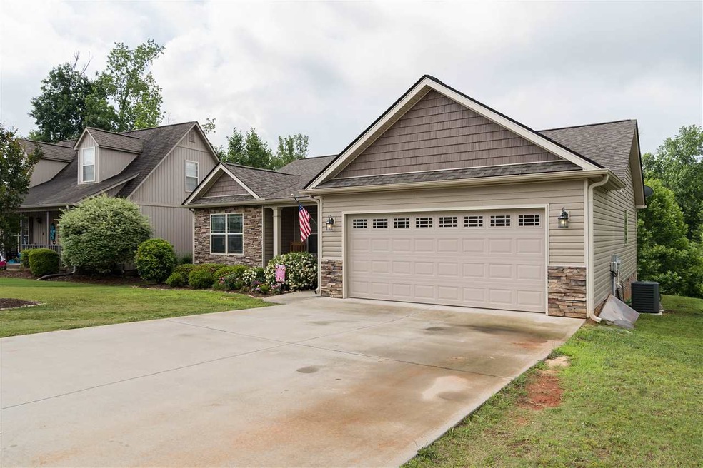 415 Split Oak Ln, Inman, SC 29349 - photo 1