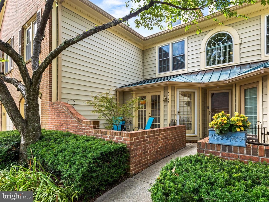 5804 Linden Square Ct unit 41, Rockville, MD 20852 - photo 1