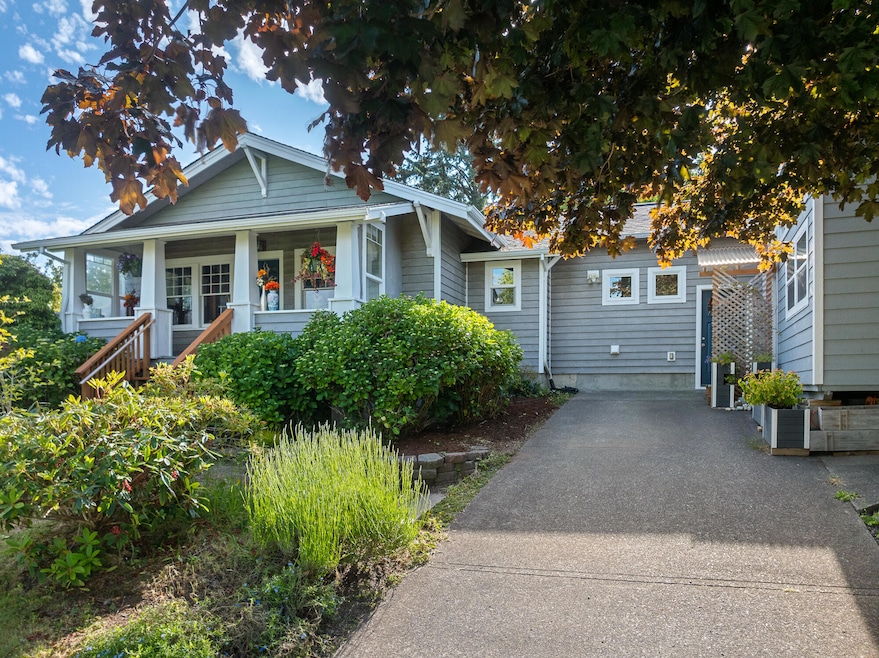 Walsh-36150_9th_St-001-Broken_Banjo-WEB