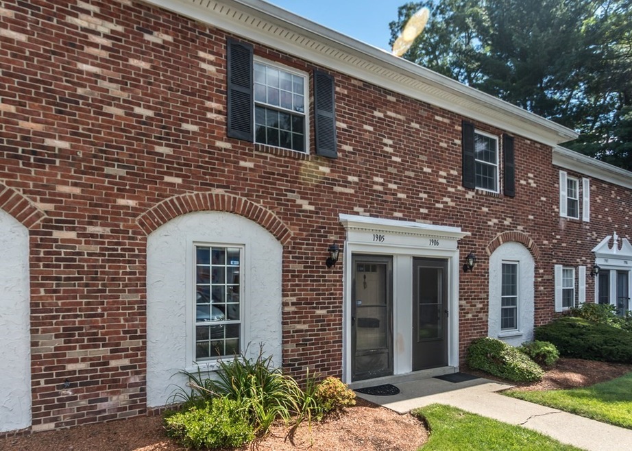 1905 Windsor Dr, Framingham, MA 01701 - photo 1