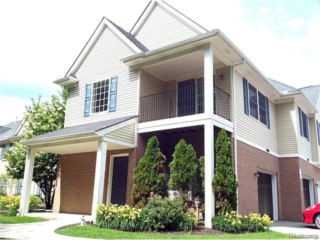 Welcome to 1080 Shiawassee Circle.   Desirable End