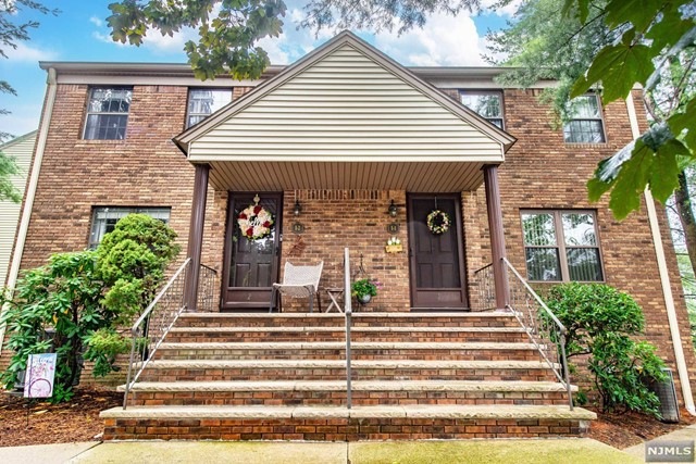 101 E Oak St unit I2, Oakland, NJ 07436 - photo 1