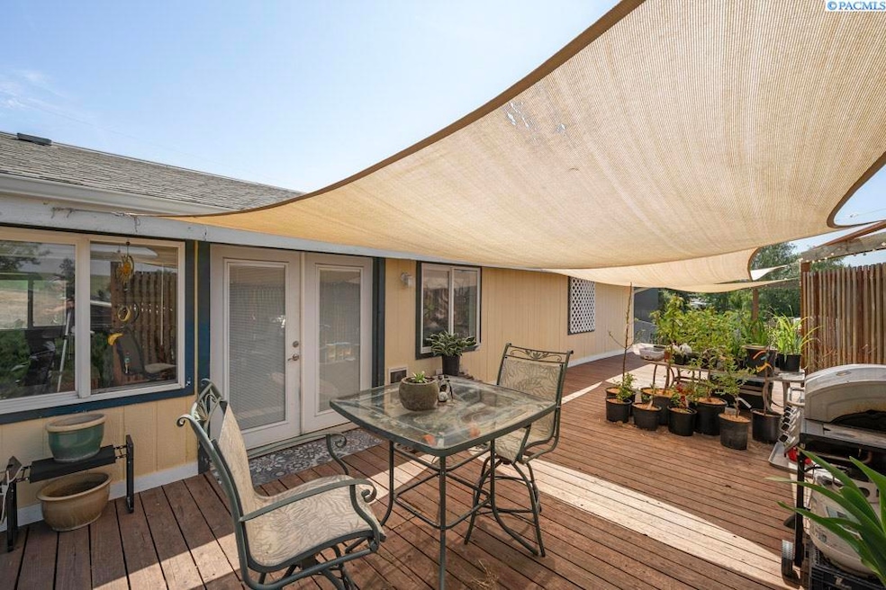 For Sale $389,750 • Co-Listing Agent