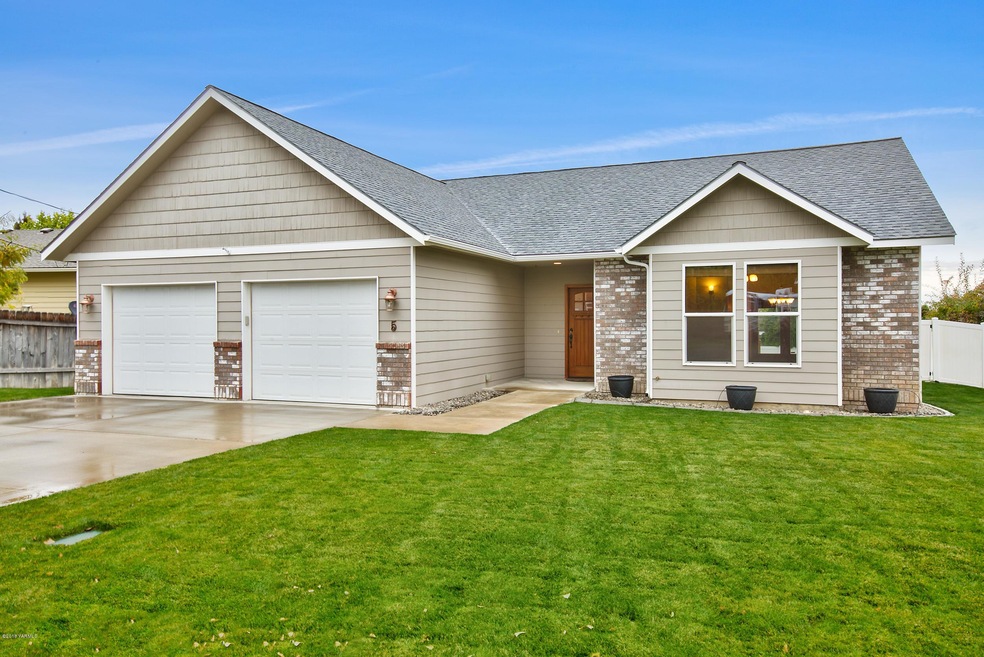5 Shamrock Drive West