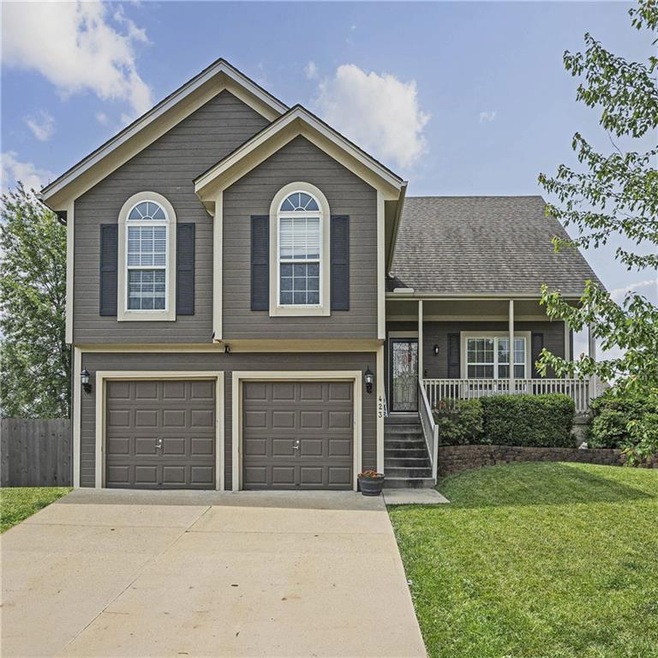 423 Granite Dr, Raymore, MO 64083 - photo 1