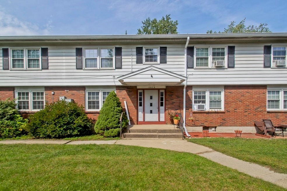 267 Chicopee St unit 5, Chicopee, MA 01013 - photo 1