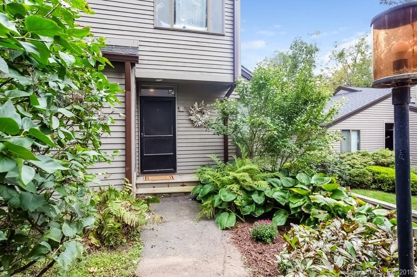 1 Heather Ct unit 1, Woodbury, CT 06798 - photo 1