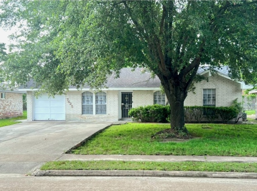 7625 Parker Rd, Houston, TX 77016 - photo 1