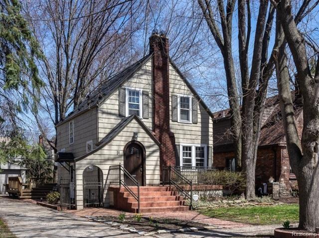 31 Sylvan Avenue