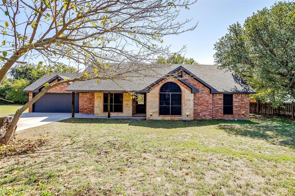 1102 E 6th St, Springtown, TX 76082 - photo 1