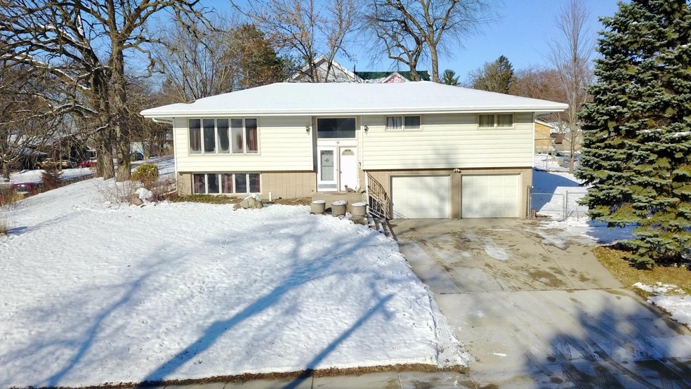 201 8th St N, Sauk Rapids, MN 56379 - photo 1