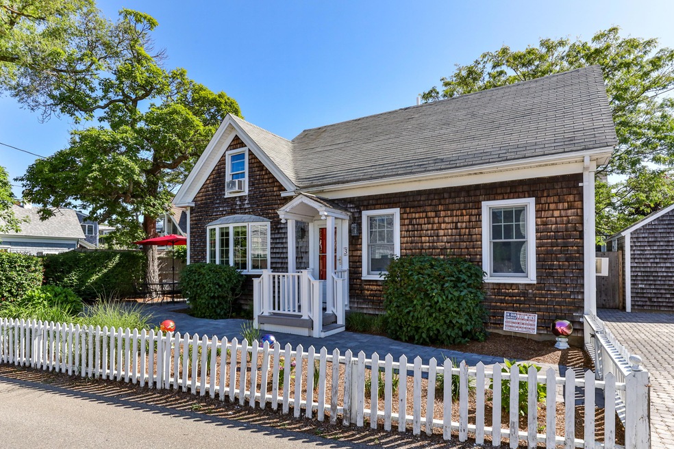3 Conwell St, Provincetown, MA 02657 - photo 1