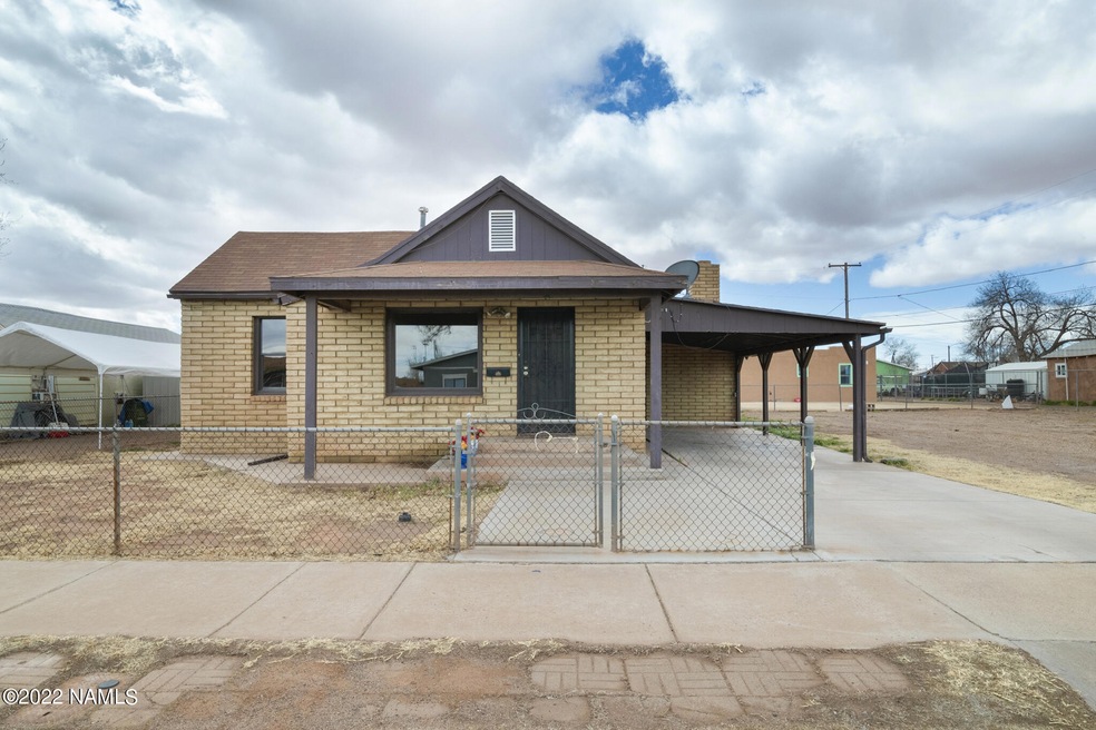 417 E Oak St, Winslow, AZ 86047 - photo 1