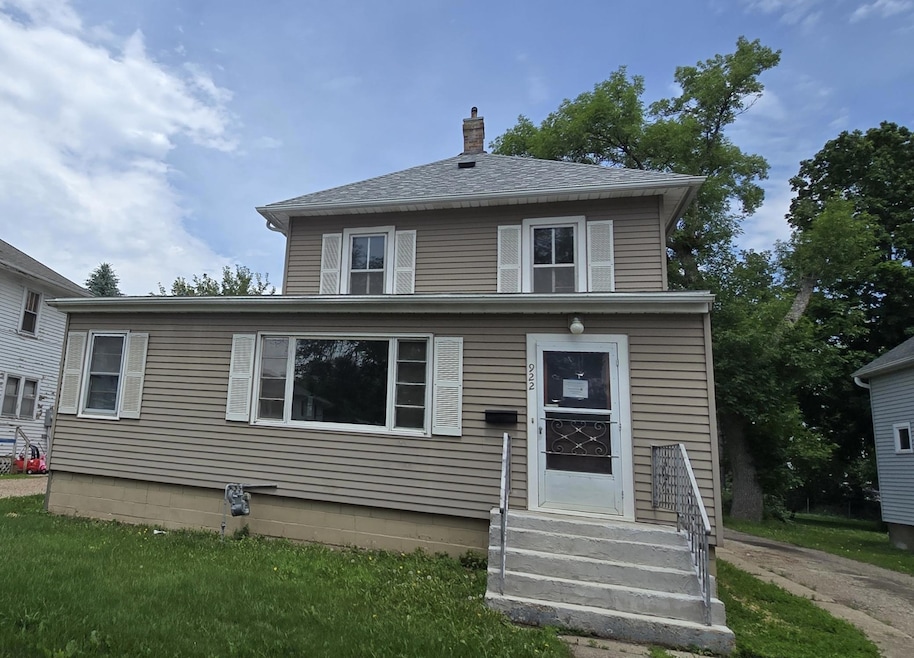 922 White St, Jackson, MN 56143 - photo 1