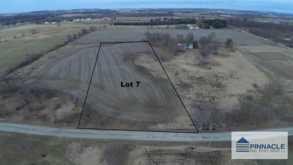 L7 Hughes Rd, Exeter, WI 53508 - photo 1