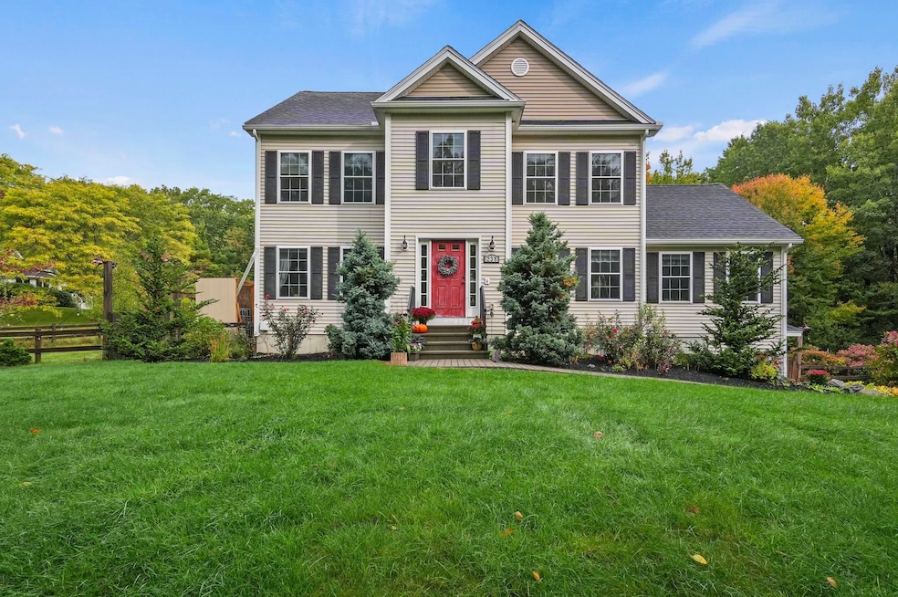 231 Long Hill Rd, Dover, NH 03820 - photo 1