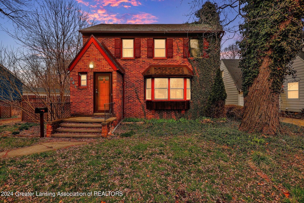 541 S Dexter Dr, Lansing, MI 48910 - photo 1