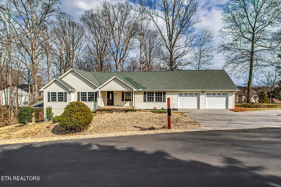 301 Uhdali Place, Loudon, TN 37774 - photo 1