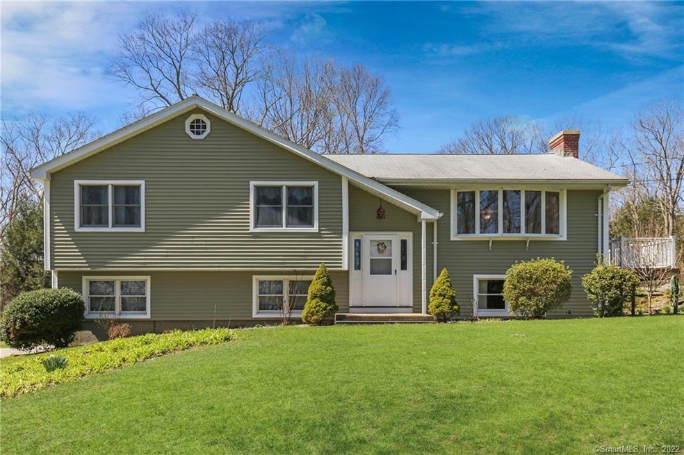 135 Hawkins Rd, Woodstock Valley, CT 06282 - photo 1