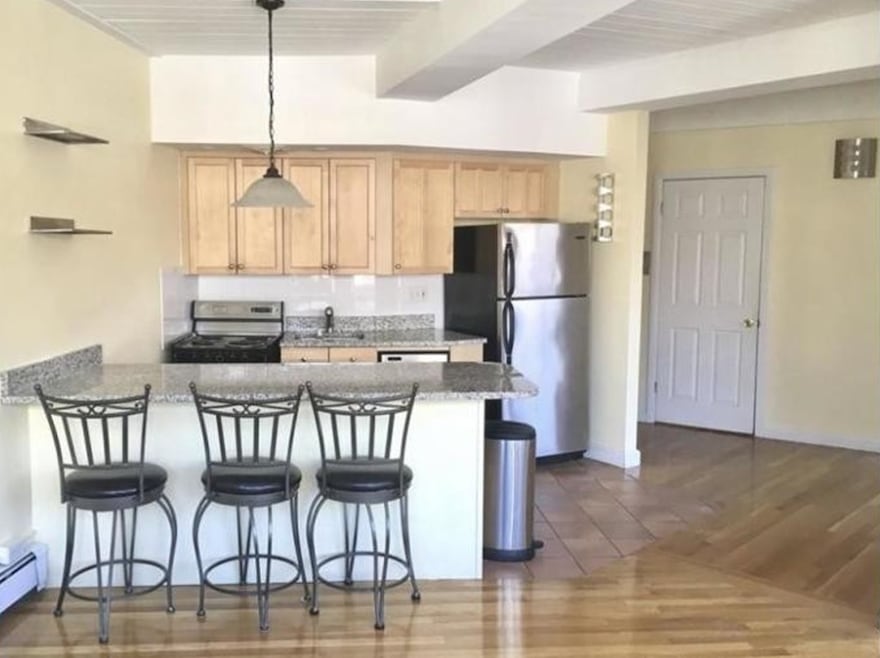 516 Green St unit 4A, Cambridge, MA 02139 - photo 1