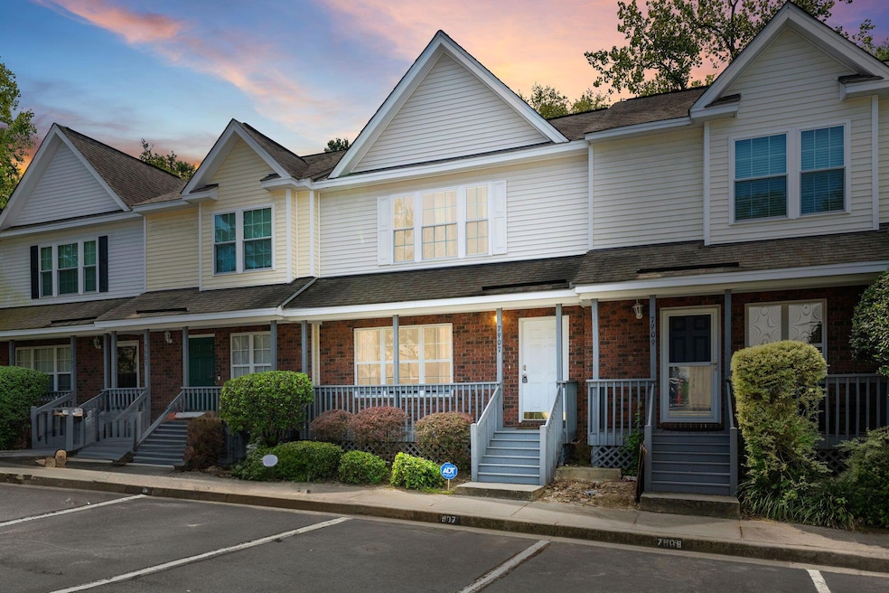 4-web-or-mls-004-7907ShadowOakDr-NorthCh