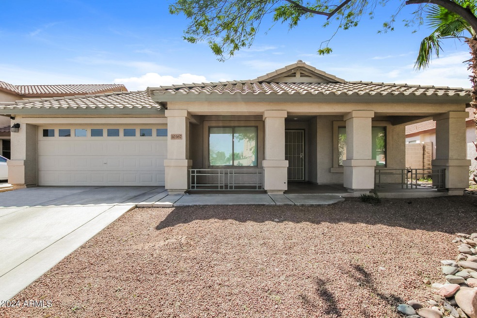 020-photo-front-view-13623913