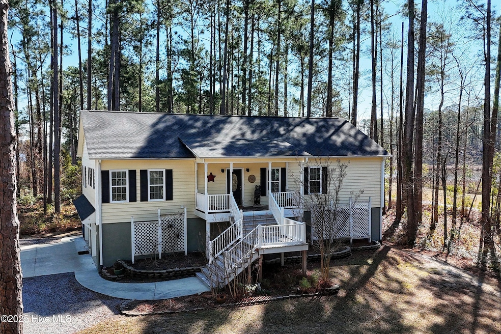 920 Bee Tree Court, New Bern, NC 28560