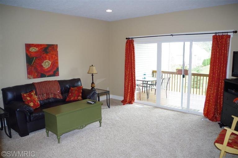 667 Braeside Dr SE unit 81, Byron Center, MI 49315 - photo 1