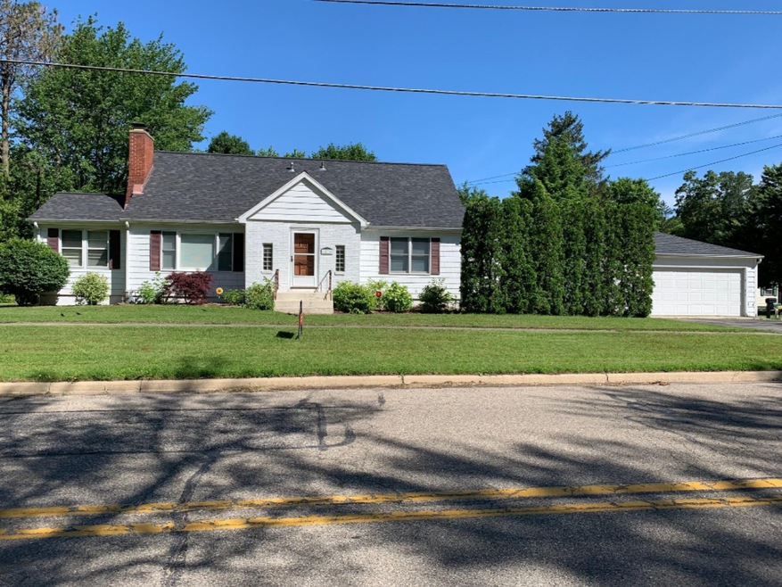 1206 Detroit