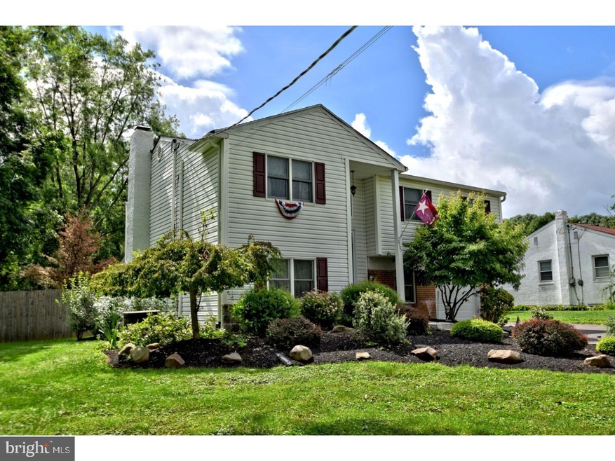 2107 N Line St, Lansdale, PA 19446 - photo 1