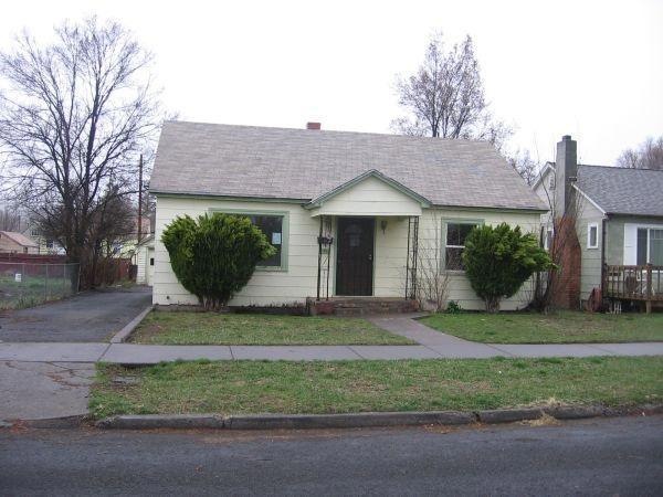 2333 Applegate Ave, Klamath Falls, OR 97601 - photo 1