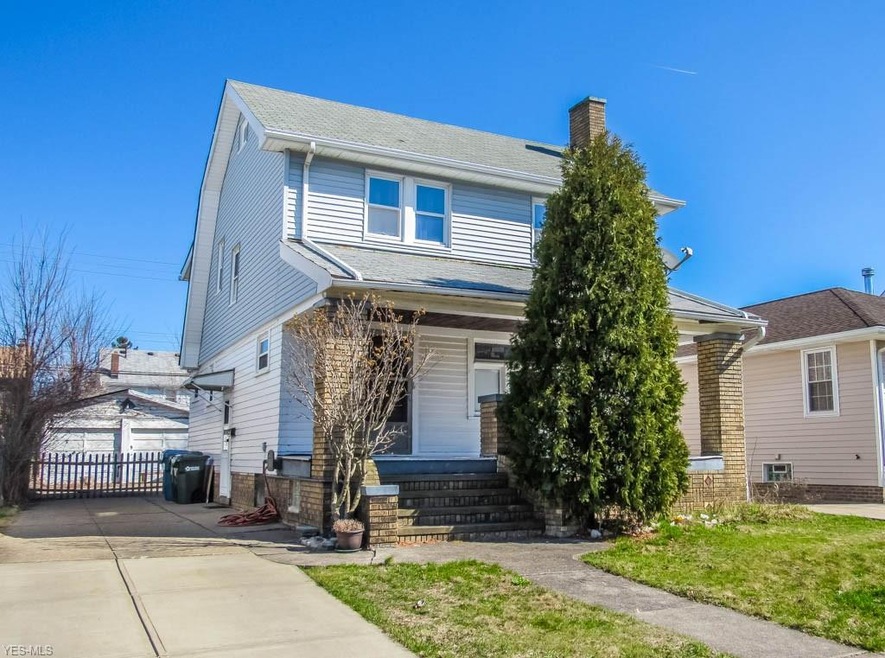 Welcome to this classic move-in ready home! Built in 1925, this 3 bedroom, 1.5 bath is full of charm!!