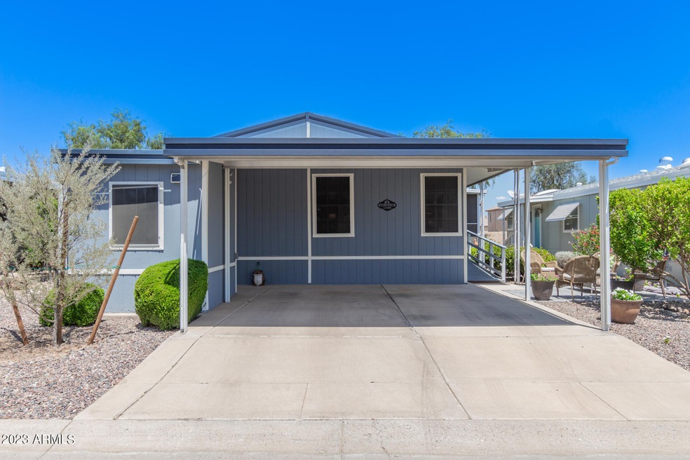 FRONT OF HOUSE