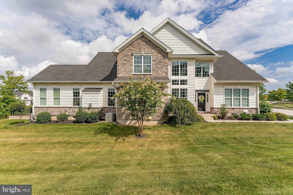 Pending $839,999 • Co-Listing Agent