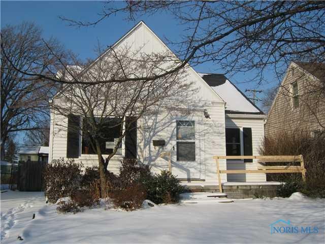 2106 Mansfield Rd, Toledo, OH 43613 - photo 1