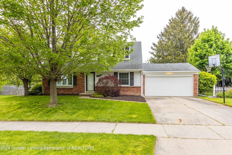 1010 Blanchette. Front View