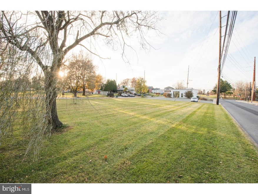 1017 Arch St, Emmaus, PA 18049 - photo 1