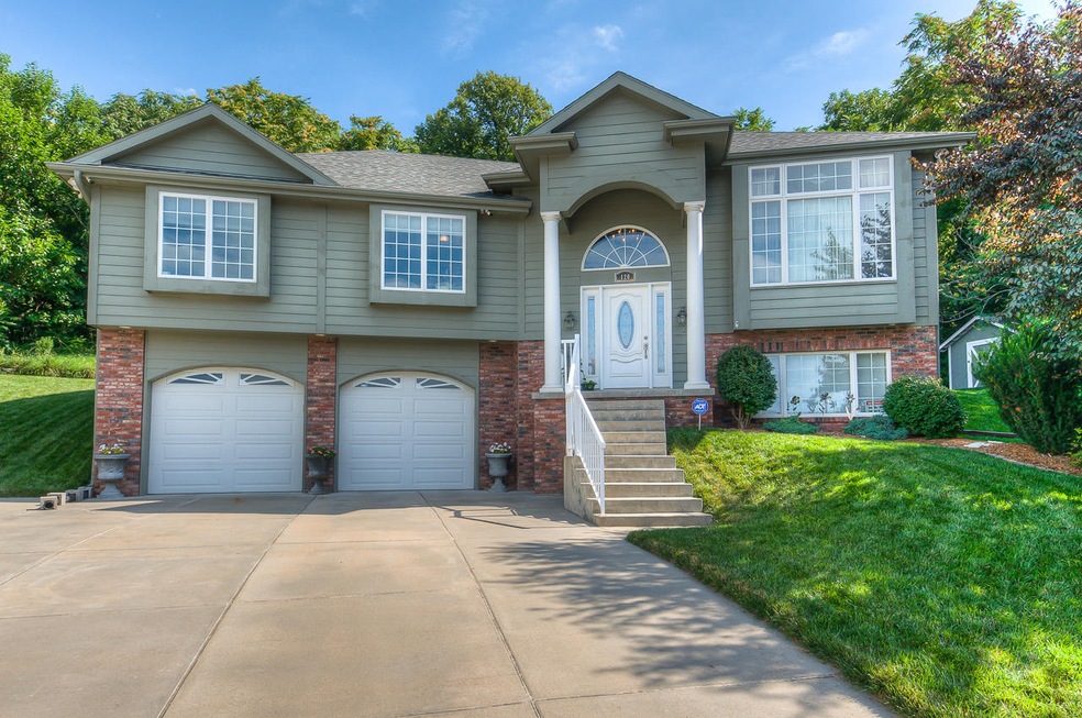 mls 120 Autumn Cir 01
