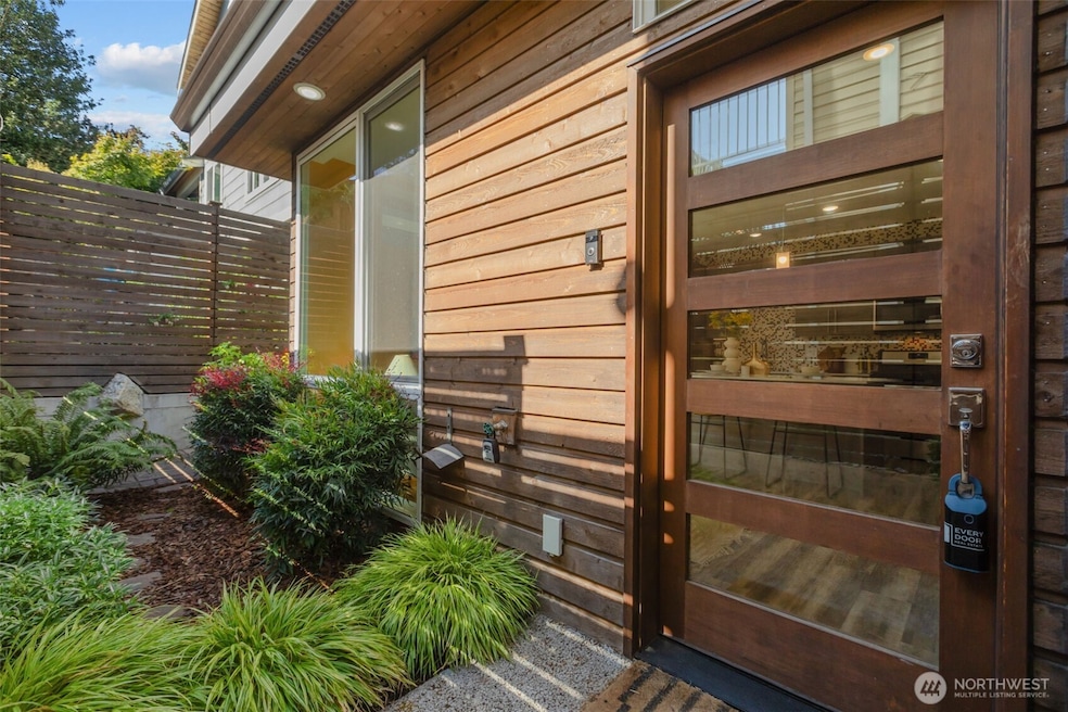 9221 Linden Ave N unit C, Seattle, WA 98103 - photo 1