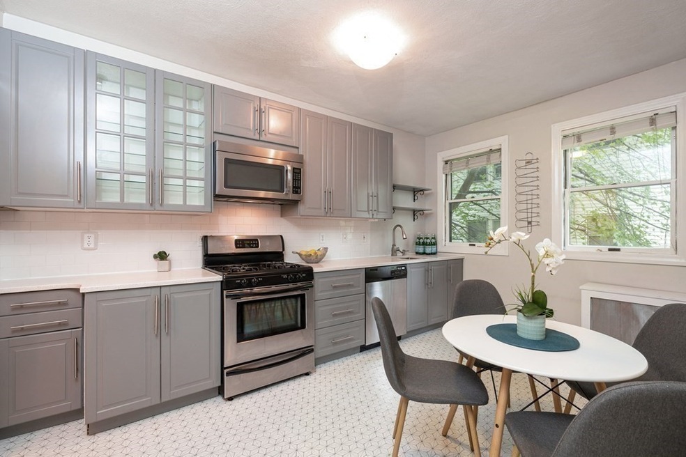 206 Sumner St unit 1, Newton Center, MA 02459 - photo 1