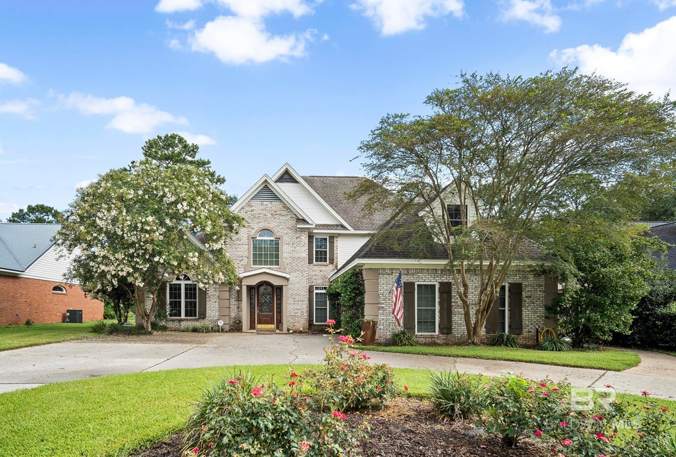 Under Contract $699,900