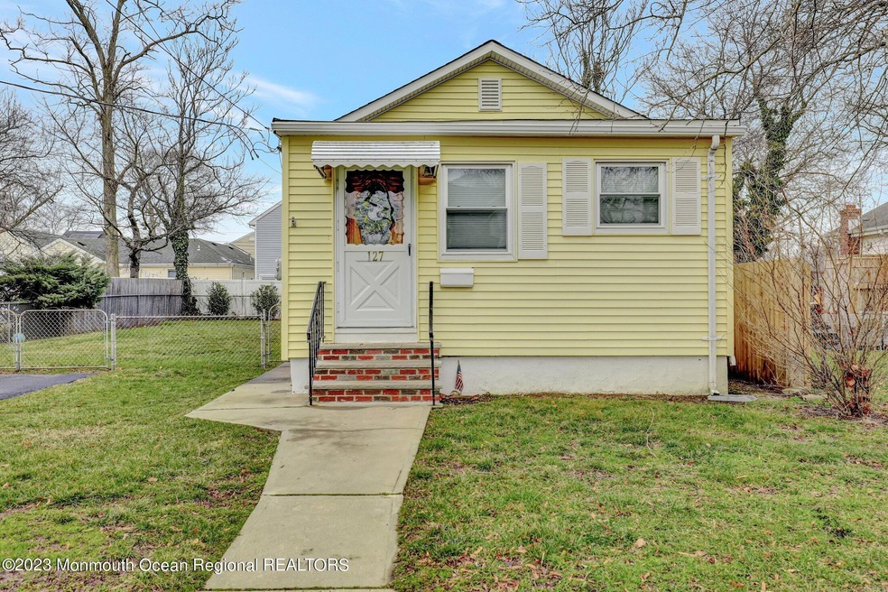 127 Cedar Ave, Middletown, NJ 07748 - photo 1