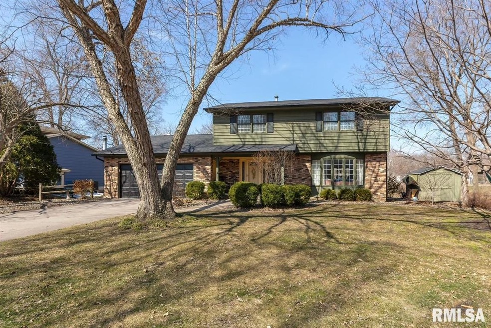 36 Oakbrook Dr, Bettendorf, IA 52722 - photo 1