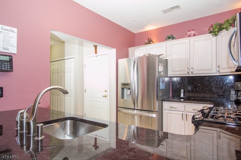 1212 Clinton Ln unit 212, Rockaway, NJ 07866 - photo 1