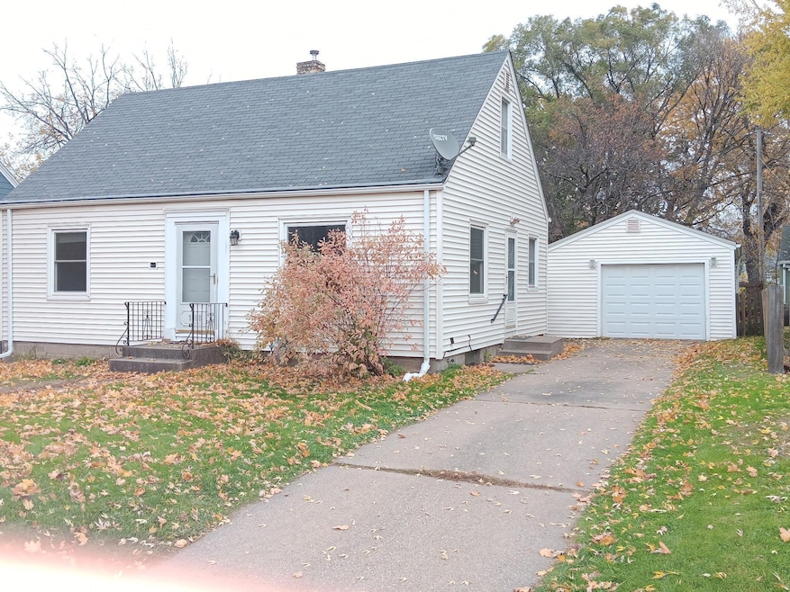 1108 Oakdale Ave, Saint Paul, MN 55118 - photo 1