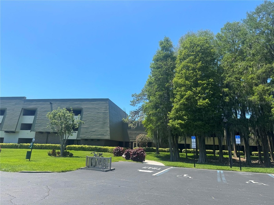 36750 US Highway 19 N unit 4-304, Palm Harbor, FL 34684 - photo 1