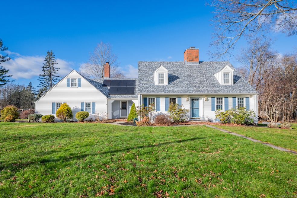 63 Meadowood Dr, Middletown, CT 06457 - photo 1