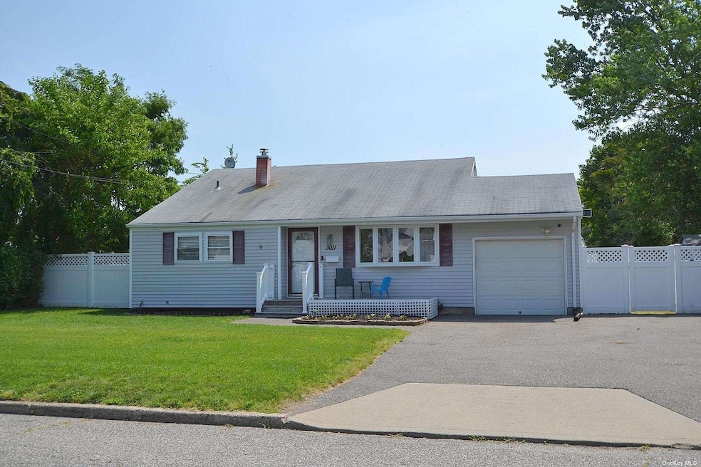 3011 Chestnut Ave, Medford, NY 11763 - photo 1