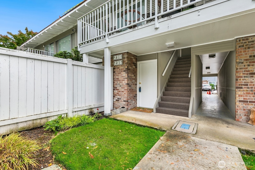 5722 122nd Place SE unit 235, Bellevue, WA 98006 - photo 1